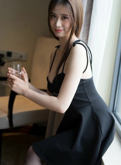 动漫人物露胸的画面女生_BD英语免费在线播放