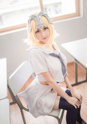 欧美雪中瑜伽图大全_高清电影完整版